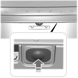 Lincoln Aviator. Opening and Closing the Liftgate